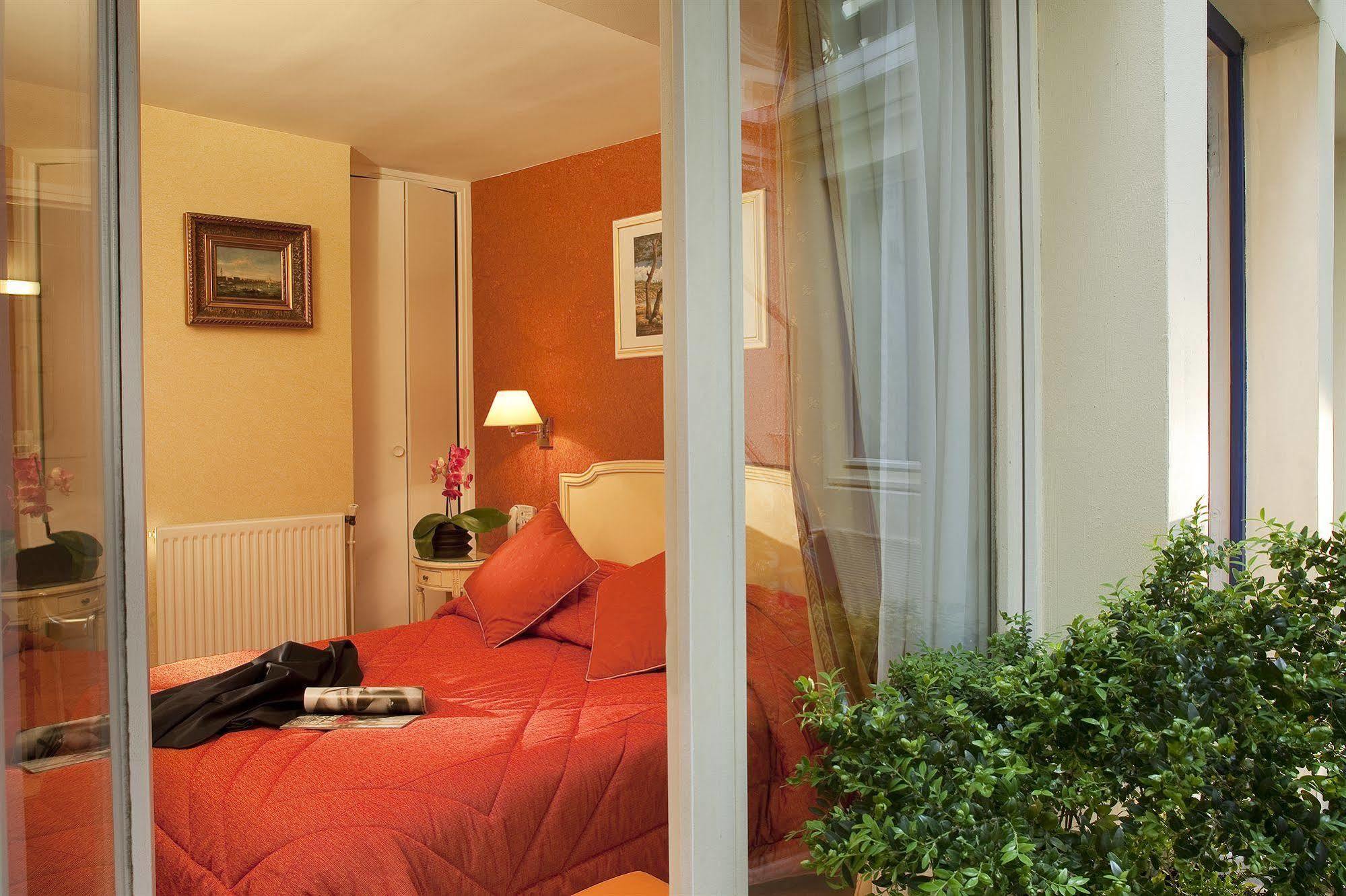 Hotel Riviera Elysees Paris Exterior foto